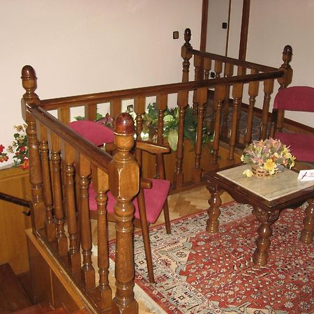 Hostal Maria Cristina Мадрид Экстерьер фото